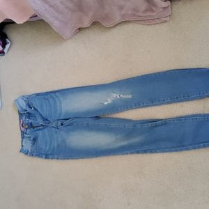 High rise ripped jeans